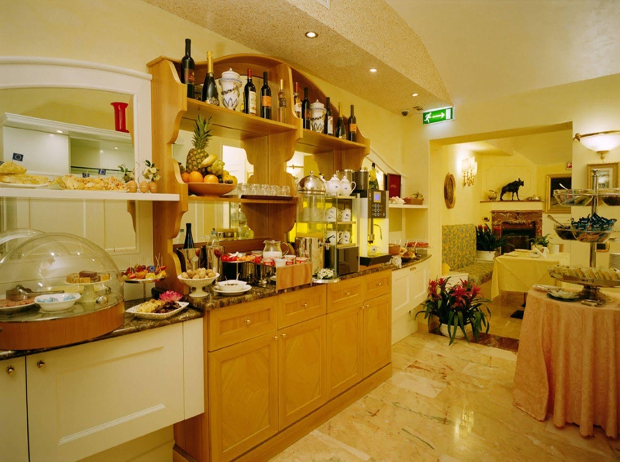 Boutique Hotel Dieci Milán Restaurante foto